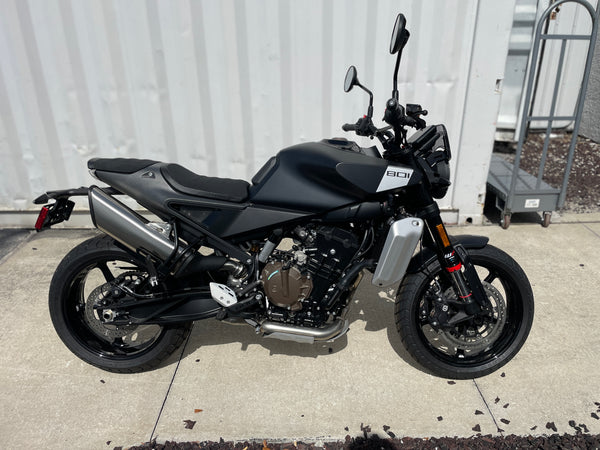 2025 Husqvarna Svartpilen 801