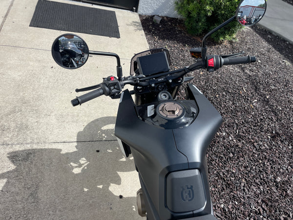 2025 Husqvarna Svartpilen 801