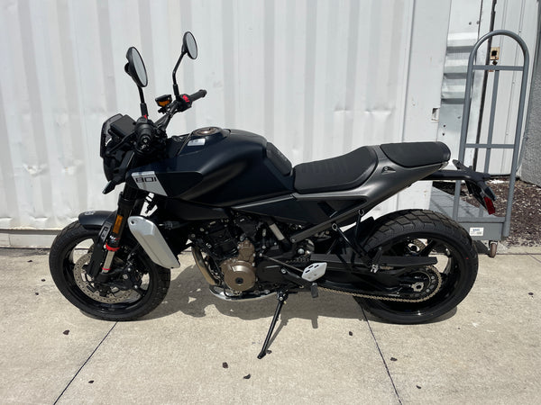 2025 Husqvarna Svartpilen 801