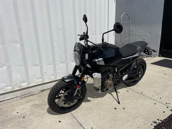 2025 Husqvarna Svartpilen 801