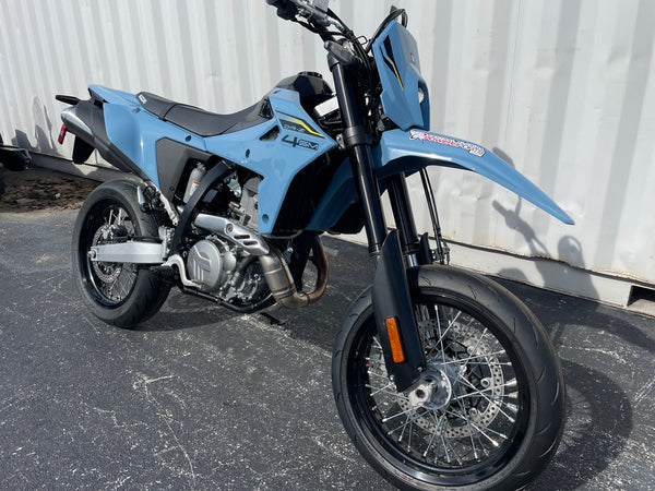 2025 Suzuki DR-Z 4SM