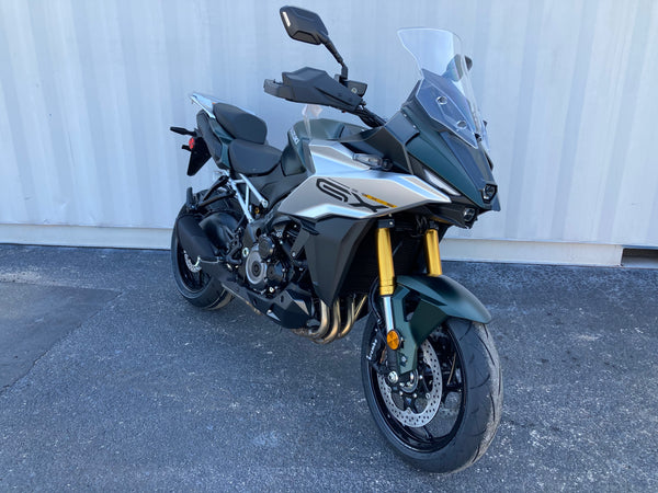 2024 Suzuki GSX-S1000GX+