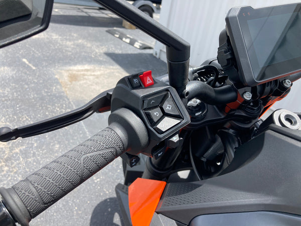2024 KTM 990 Duke