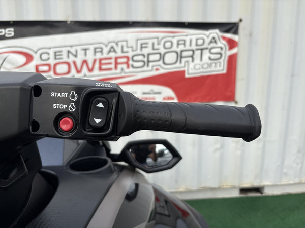2022 Yamaha FX Cruiser SVHO - KTA3932E - handlebar controls detail